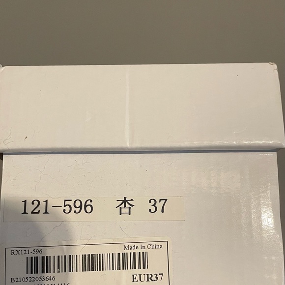 Brand New Shein Sandal never been worn. 5.5 size 37 in Euro. - Picture 3 of 6